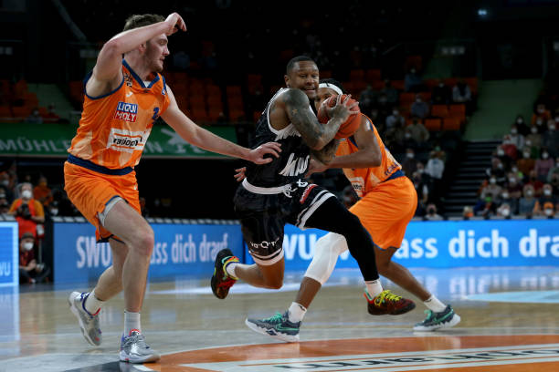 设计一个S 设计一个S